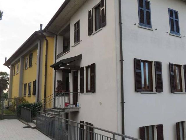 Appartamento in affitto a Casnate con Bernate, Casnate