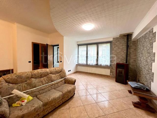 Appartamento in affitto a Casnigo, Lombardia