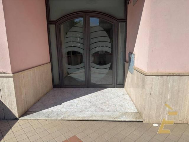 Locale Commerciale in affitto a Castellammare Di Stabia, Campania