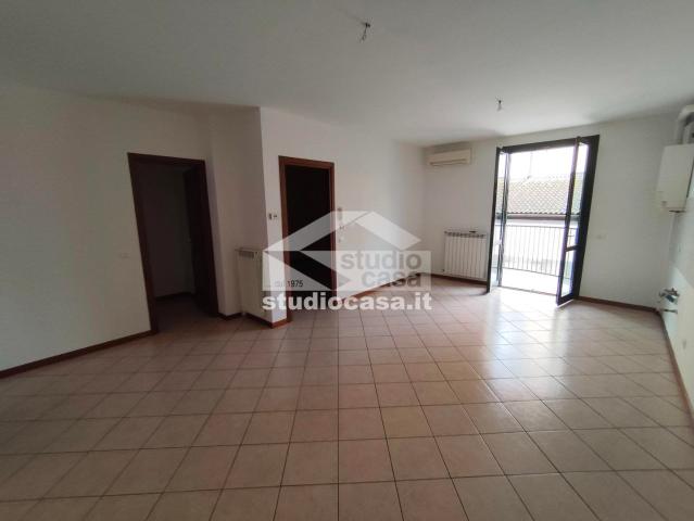 Appartamento in affitto a Castelleone, Lombardia