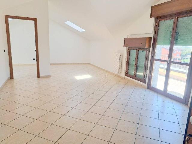 Appartamento in affitto a Castello D'agogna, Lombardia
