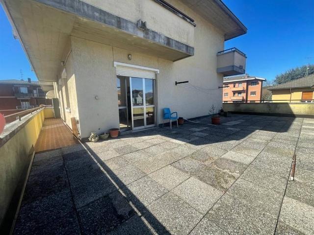 Appartamento in affitto a Castronno, Lombardia
