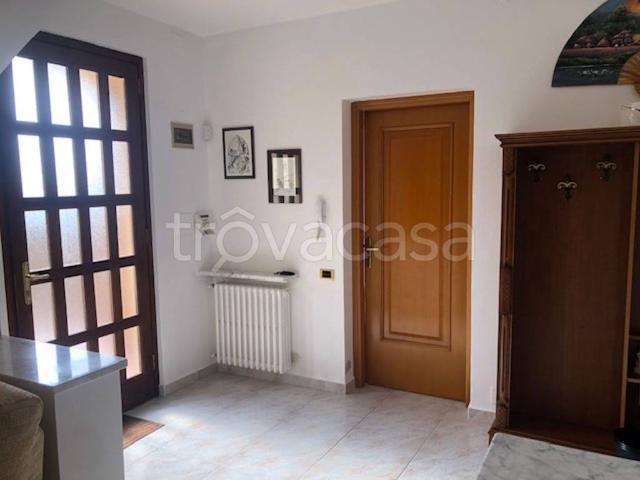 Appartamento in affitto a Castronno, Lombardia
