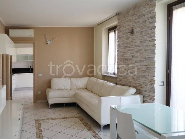 Appartamento in affitto a Cavaria, Cavaria Con Premezzo
