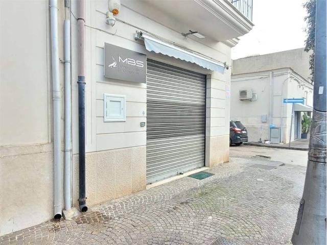 Locale Commerciale in affitto a Puglia, Foggia
