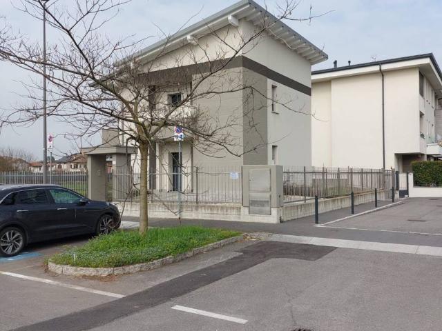 Appartamento in affitto a Cernusco Sul Naviglio, Lombardia