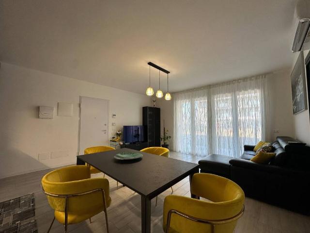 Appartamento in affitto a Cerro Al Lambro, Lombardia