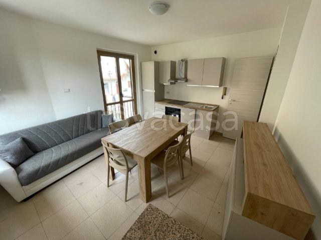 Appartamento in affitto a Cesana Brianza, Lecco