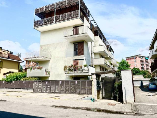 Appartamento in affitto a Quartiere Pasubio, Cesano Boscone
