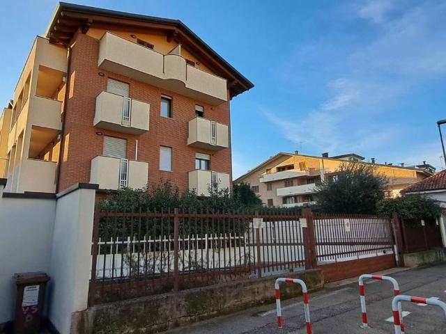 Appartamento in affitto a Cesano Maderno, Lombardia