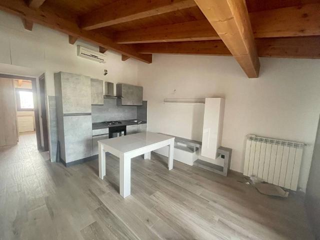 Appartamento in affitto a Molinello, Cesano Maderno