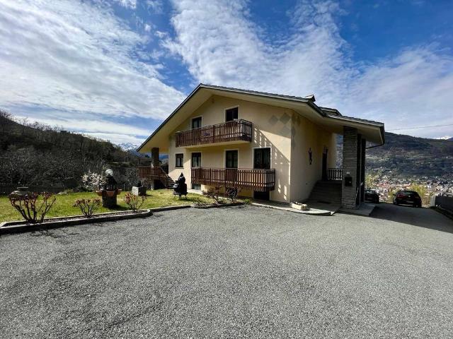Appartamento in affitto a Charvensod, Aosta