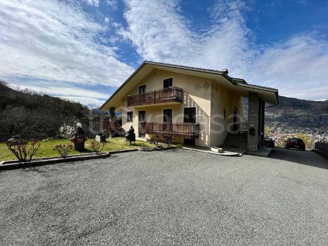Appartamento in affitto a Charvensod, Aosta
