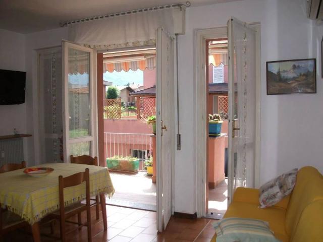 Appartamento in affitto a Villatico, Colico