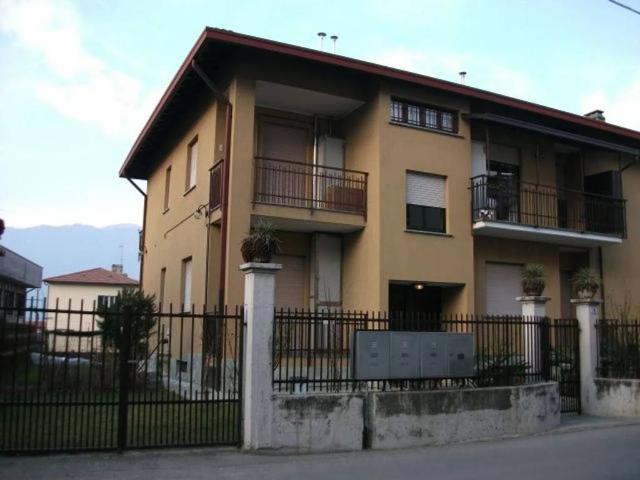 Appartamento in affitto a Villatico, Colico