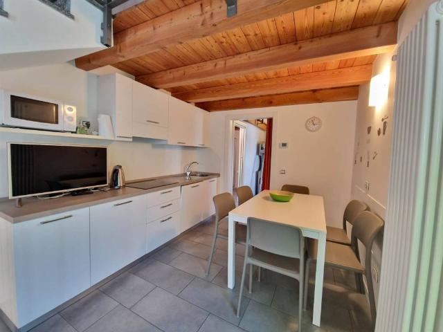Appartamento in affitto a Villatico, Colico