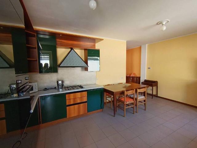 Appartamento in affitto a Villatico, Colico