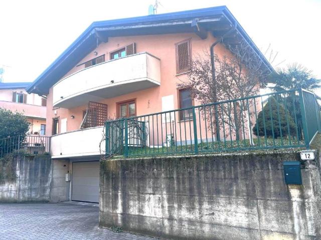 Appartamento in affitto a Colico, Lombardia