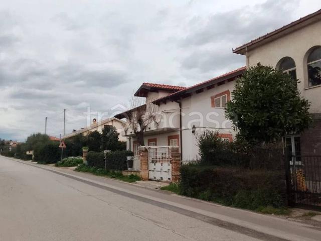 Appartamento in affitto a Collecorvino, Abruzzo