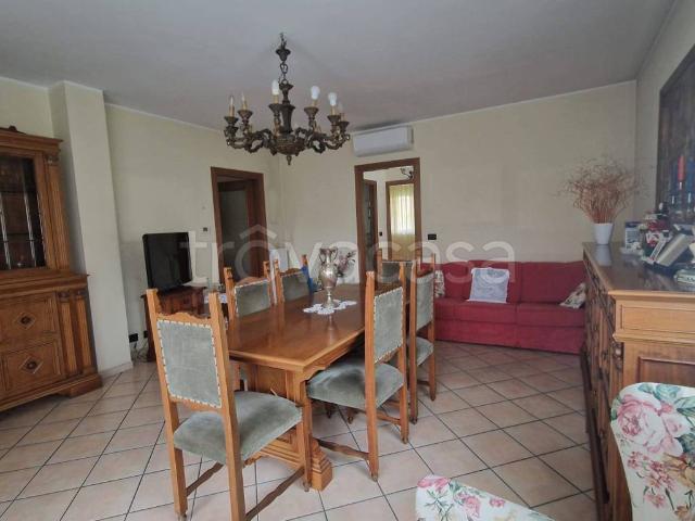 Appartamento in affitto a Leumann, Piemonte