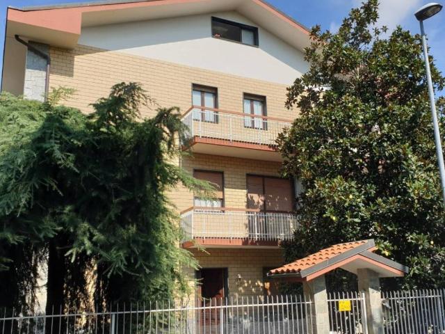 Appartamento in affitto a Leumann, Piemonte