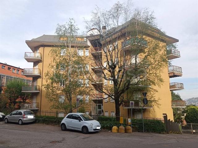 Appartamento in affitto a Cavagnola, Lezzeno
