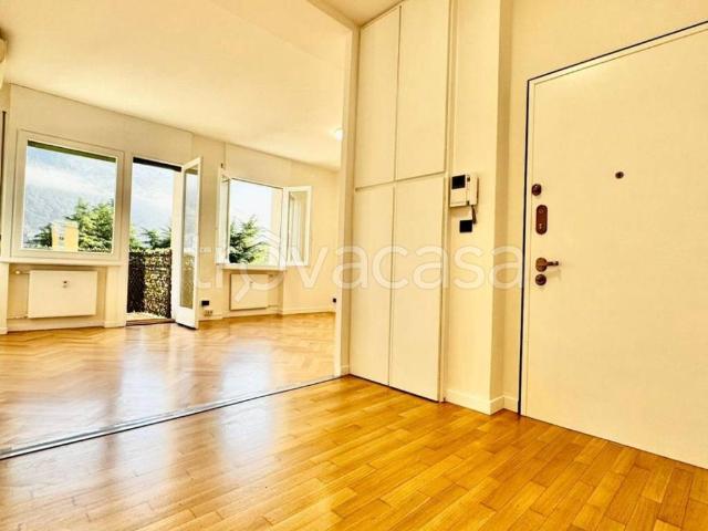 Appartamento in affitto a Como, Lombardia