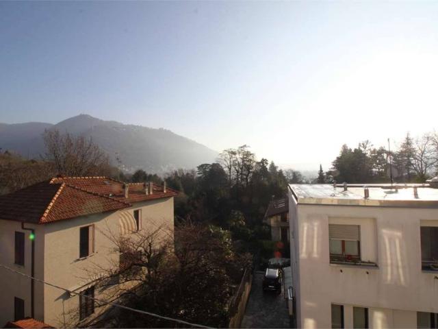 Appartamento in affitto a Sagnino, Como