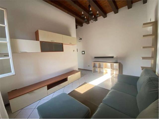 Appartamento in affitto a Santa Croce, Como