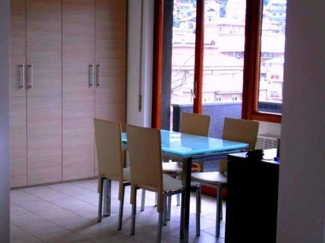 Appartamento in affitto a Caserme, Como