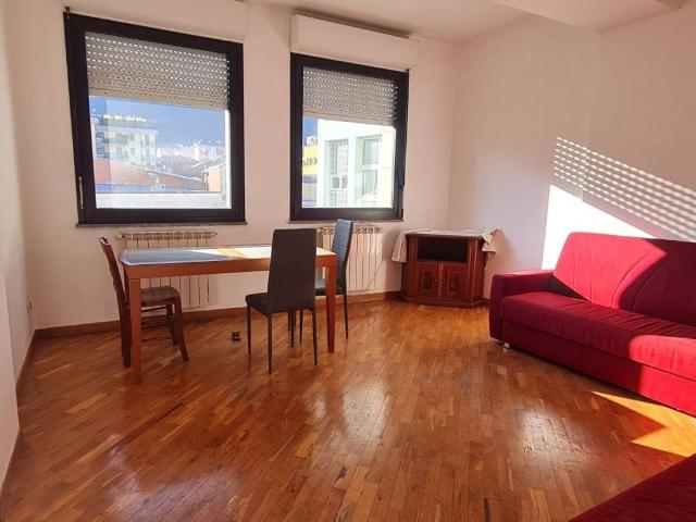 Appartamento in affitto a Caserme, Como