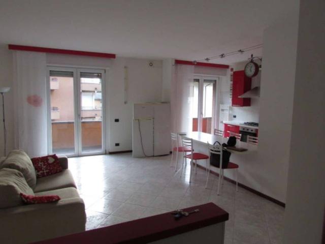 Appartamento in affitto a Muggiò, Como