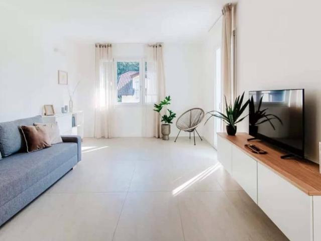 Appartamento in affitto a Sagnino, Como