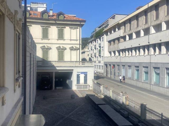 Appartamento in affitto a Lungolago, Como