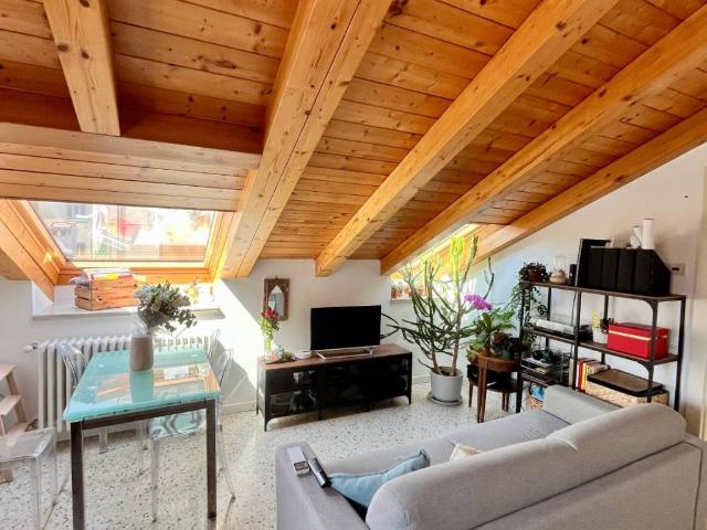 Appartamento in affitto a Sant'Agostino, Como