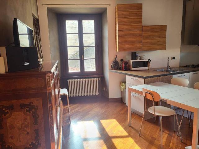Appartamento in affitto a Città murata, Como