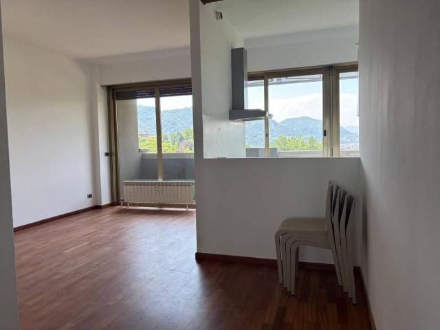 Appartamento in affitto a Como Sole, Como