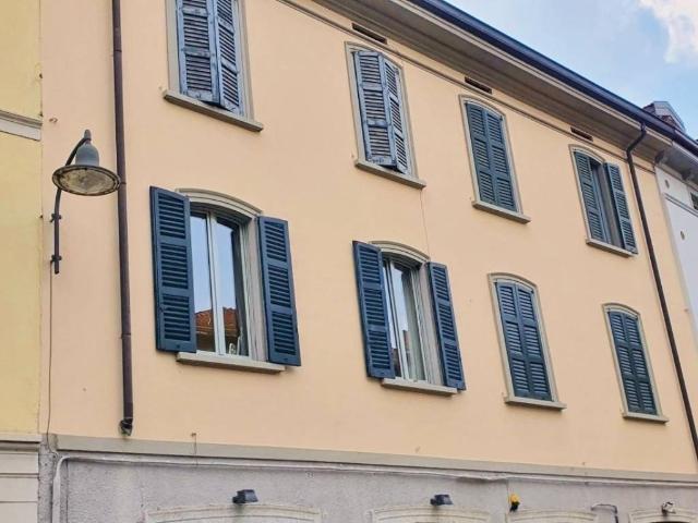 Appartamento in affitto a Como, Lombardia
