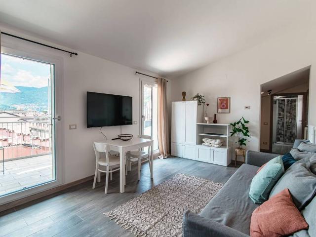 Appartamento in affitto a Città murata, Como