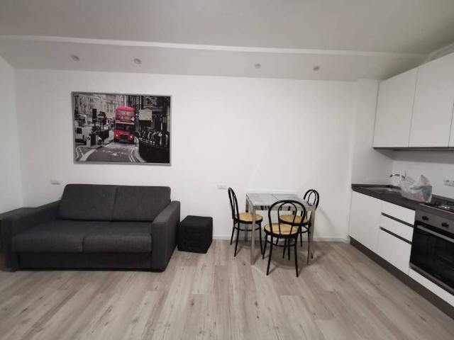 Appartamento in affitto a Casetta, Como