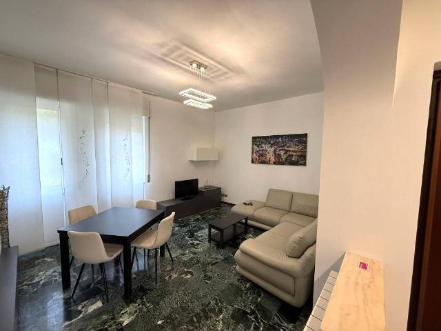 Appartamento in affitto a Como, Lombardia