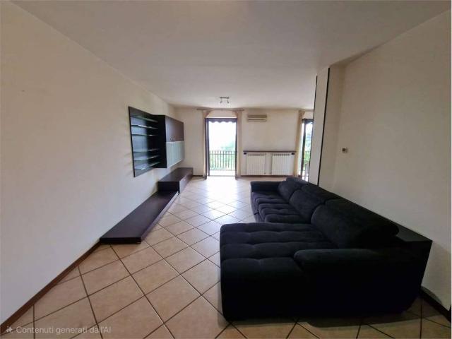 Appartamento in affitto a Como, Lombardia