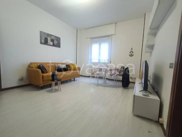 Appartamento in affitto a Caserme, Como
