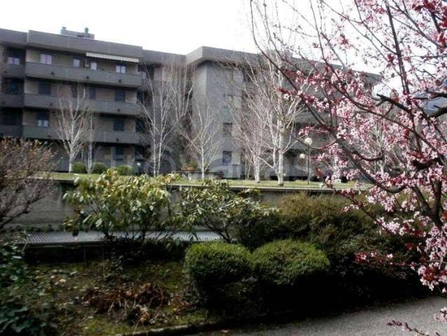 Appartamento in affitto a Caserme, Como