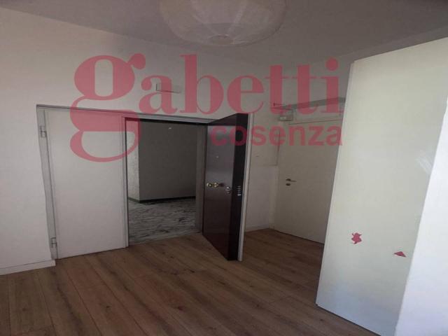 Appartamento in affitto a Popilia, Calabria