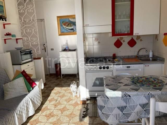Appartamento in affitto a Costarainera, Liguria
