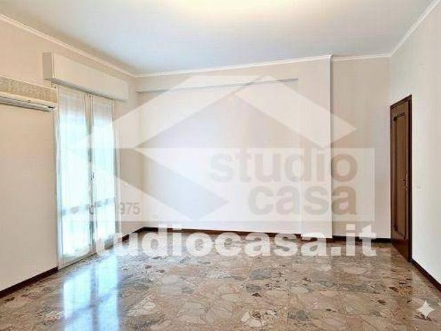 Appartamento in affitto a Zona Castello, Cremona