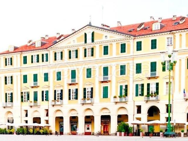Appartamento in affitto a Centro Storico, Piemonte