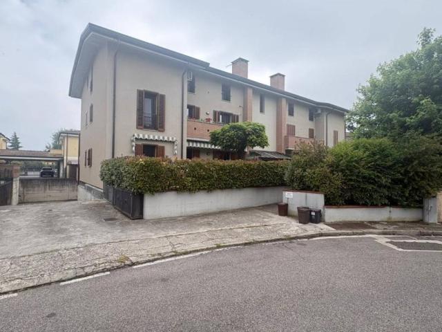 Appartamento in affitto a Eremo, Curtatone