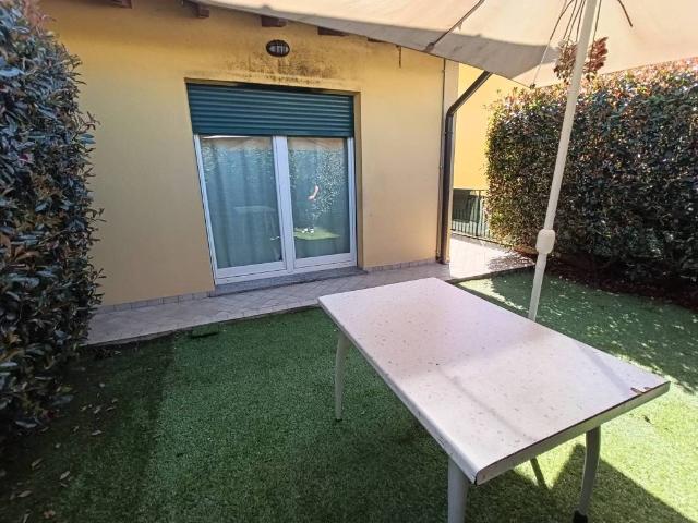 Appartamento in affitto a Daverio, Lombardia